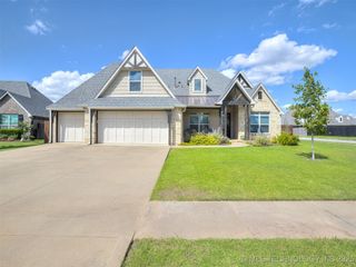 201 W 128th Place S, Jenks, OK 74037