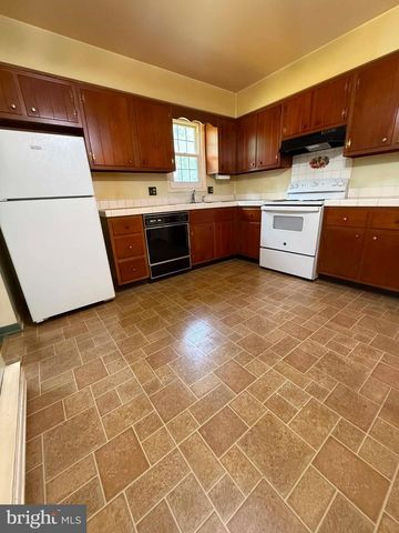 130 HOLLY DR, Mechanicsburg, PA 17055