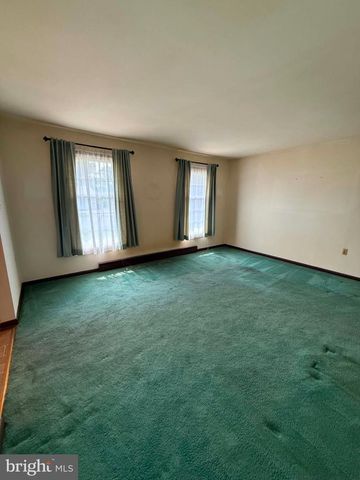130 HOLLY DR, Mechanicsburg, PA 17055