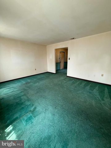 130 HOLLY DR, Mechanicsburg, PA 17055