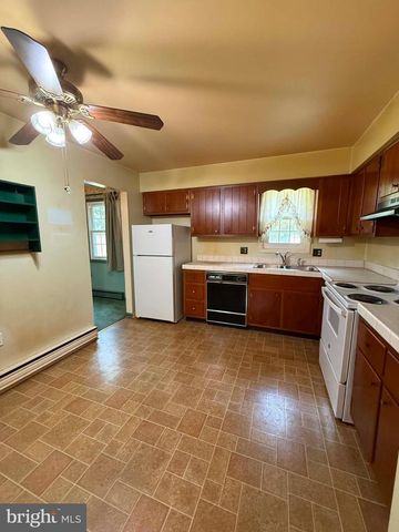 130 HOLLY DR, Mechanicsburg, PA 17055
