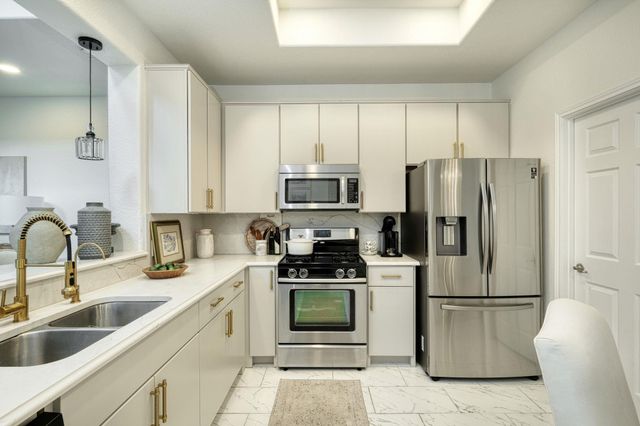 7233 Menchaca RD 10, Austin, TX 78745