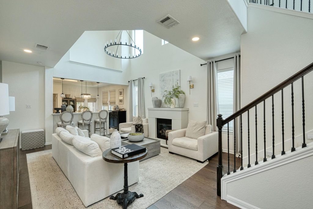 7233 Menchaca RD 10, Austin, TX 78745