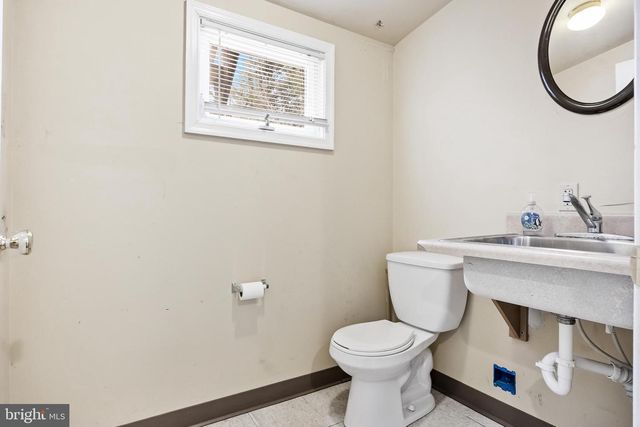 24-26 W BROAD ST, Paulsboro, NJ 08066