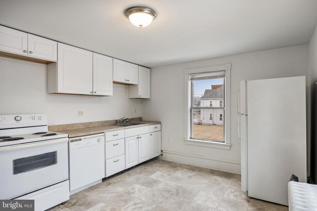 24-26 W BROAD ST, Paulsboro, NJ 08066