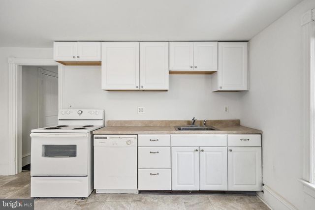 24-26 W BROAD ST, Paulsboro, NJ 08066