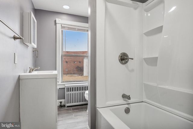 24-26 W BROAD ST, Paulsboro, NJ 08066