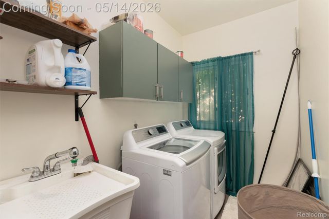 27526 Bridle Hills Drive, Farmington Hills, MI 48336