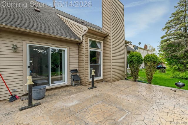 27526 Bridle Hills Drive, Farmington Hills, MI 48336