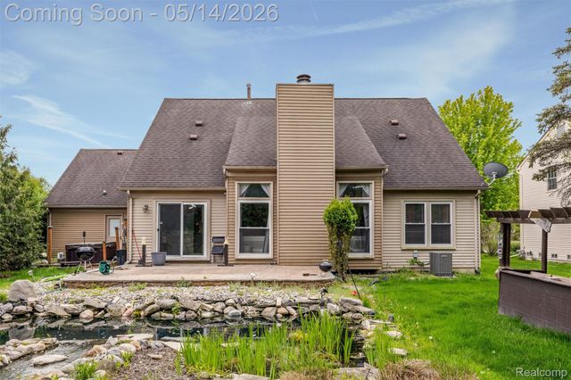 27526 Bridle Hills Drive, Farmington Hills, MI 48336