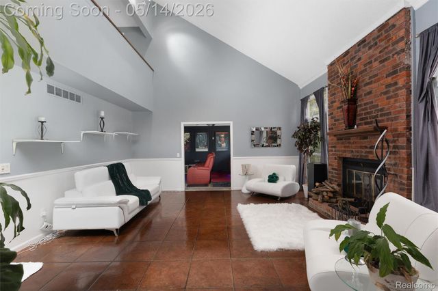 27526 Bridle Hills Drive, Farmington Hills, MI 48336