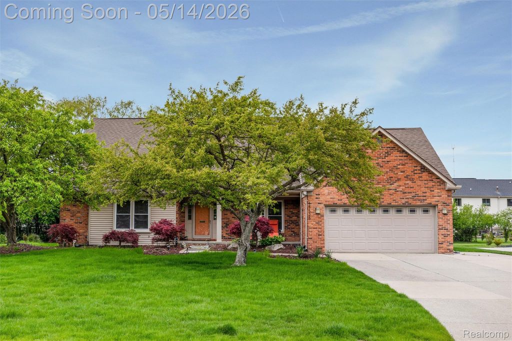 27526 Bridle Hills Drive, Farmington Hills, MI 48336
