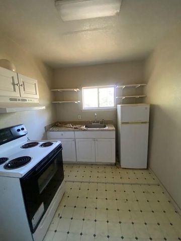 523 S Rio Grande ST, Lockhart, TX 78644