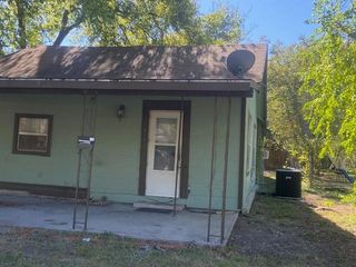 523 S Rio Grande ST, Lockhart, TX 78644