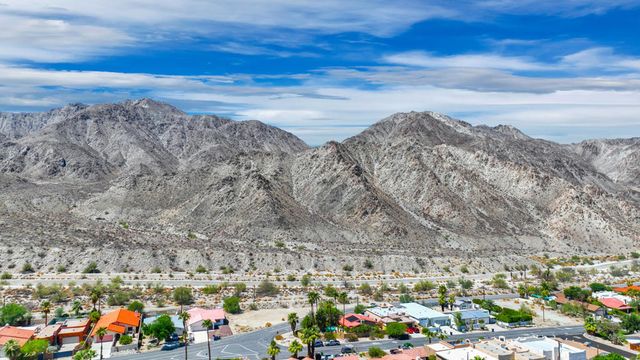 54677 Avenida Diaz, La Quinta, CA 92253