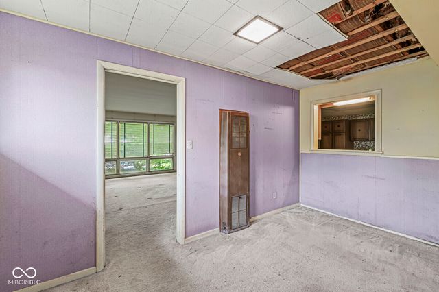 34 Crestwood Drive, Whiteland, IN 46184