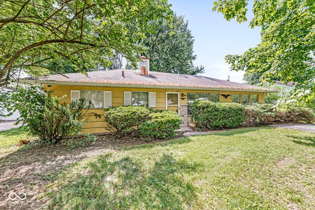 34 Crestwood Drive, Whiteland, IN 46184