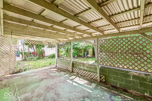 34 Crestwood Drive, Whiteland, IN 46184