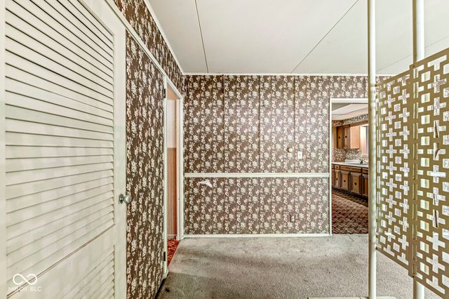 34 Crestwood Drive, Whiteland, IN 46184
