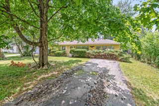 34 Crestwood Drive, Whiteland, IN 46184