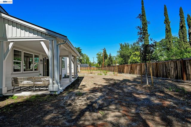 106 Providence Place, Pleasant Hill, CA 94523