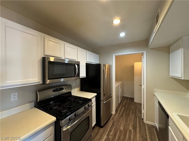 950 Seven Hills Drive 1723, Henderson, NV 89052