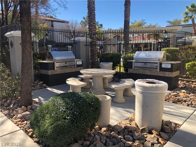 950 Seven Hills Drive 1723, Henderson, NV 89052