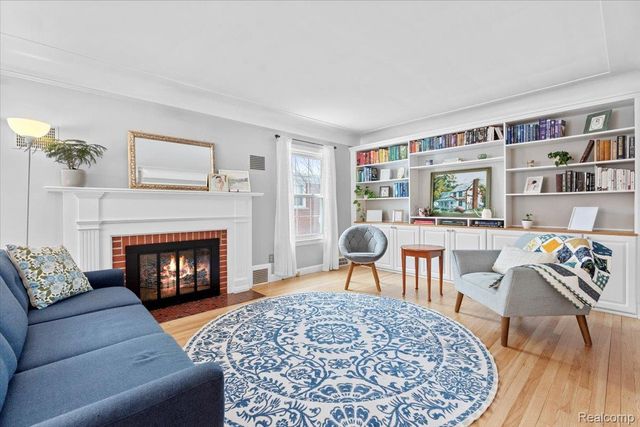 2430 Chelsea Street, Trenton, MI 48183