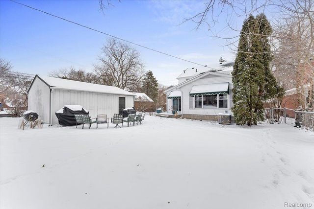 2430 Chelsea Street, Trenton, MI 48183