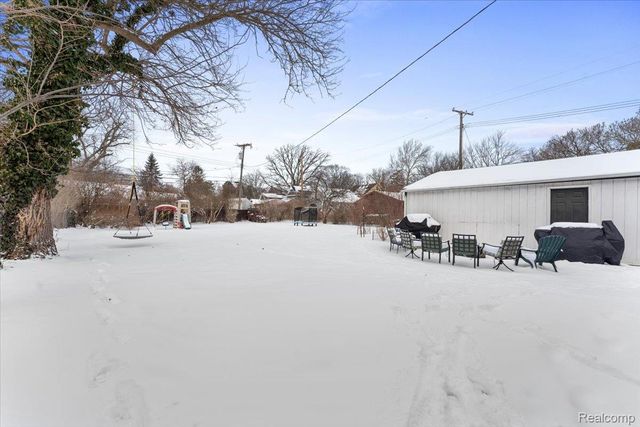 2430 Chelsea Street, Trenton, MI 48183