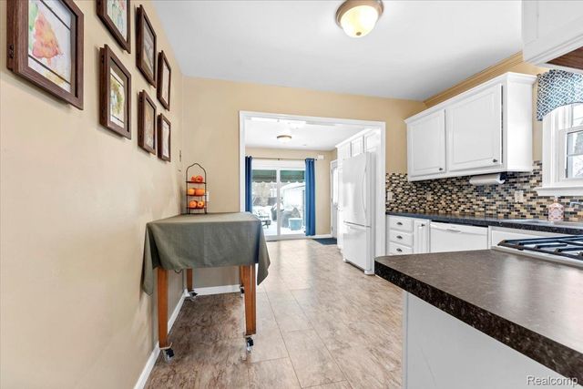 2430 Chelsea Street, Trenton, MI 48183