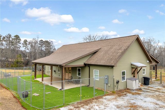 665 Oconee Creek Road, Walhalla, SC 29691