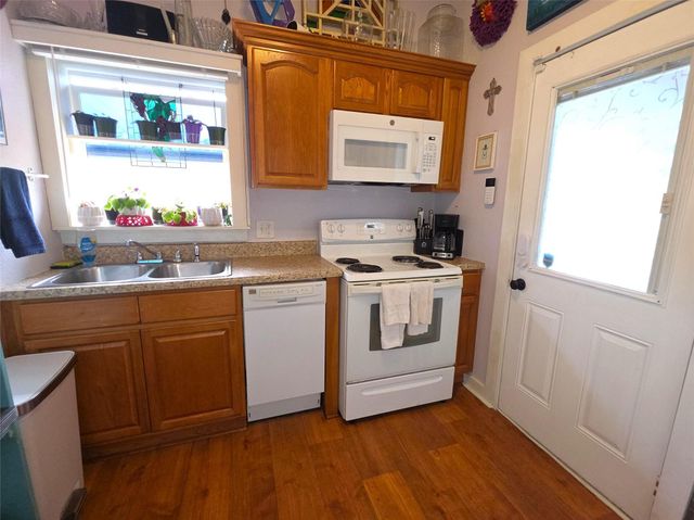 1203 Avenue L, Galveston, TX 77550