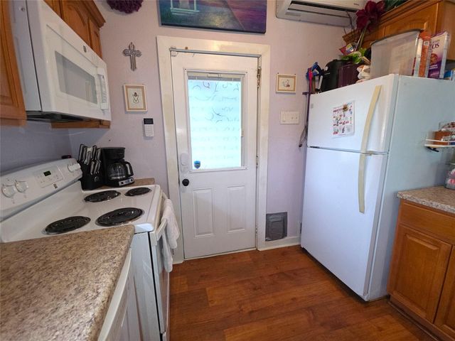 1203 Avenue L, Galveston, TX 77550