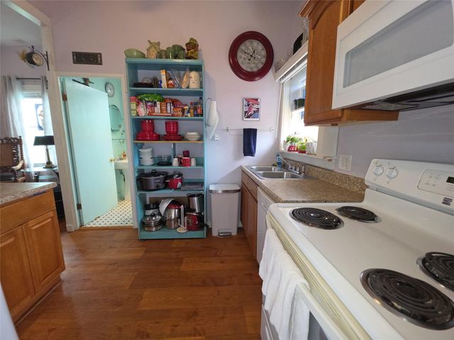 1203 Avenue L, Galveston, TX 77550