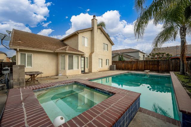 2800 Olympus Ct, Modesto, CA 95356