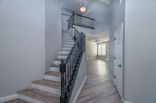 2800 Olympus Ct, Modesto, CA 95356