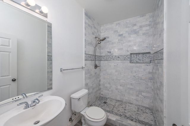 2800 Olympus Ct, Modesto, CA 95356