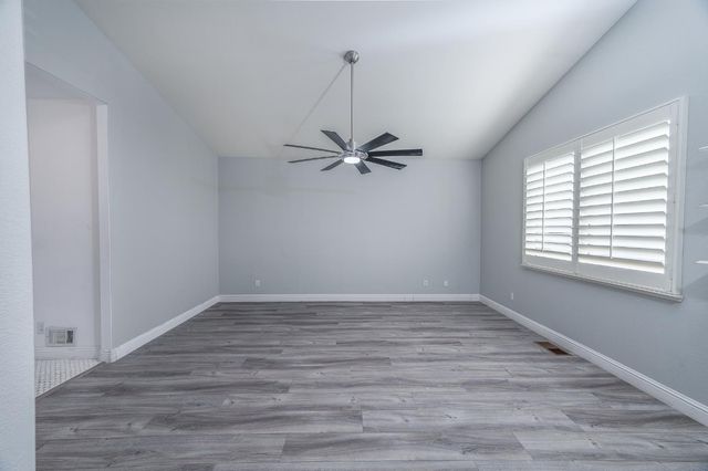 2800 Olympus Ct, Modesto, CA 95356