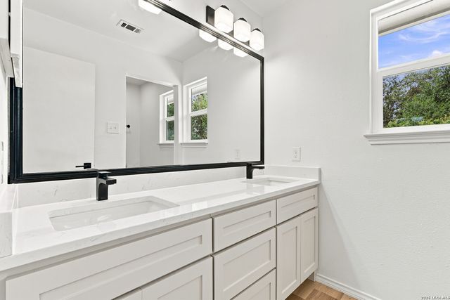 2818 Burning Rock, San Antonio, TX 78247