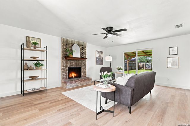 2818 Burning Rock, San Antonio, TX 78247