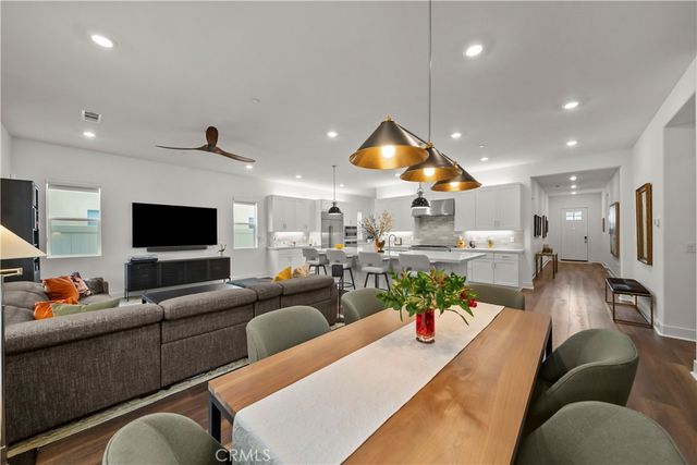 29448 Via Diamante, Valencia, CA 91354