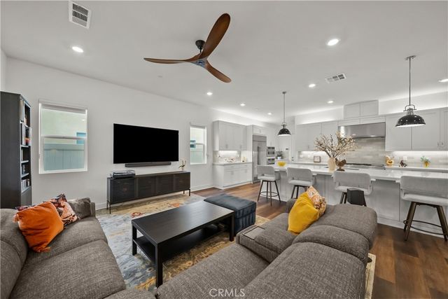 29448 Via Diamante, Valencia, CA 91354