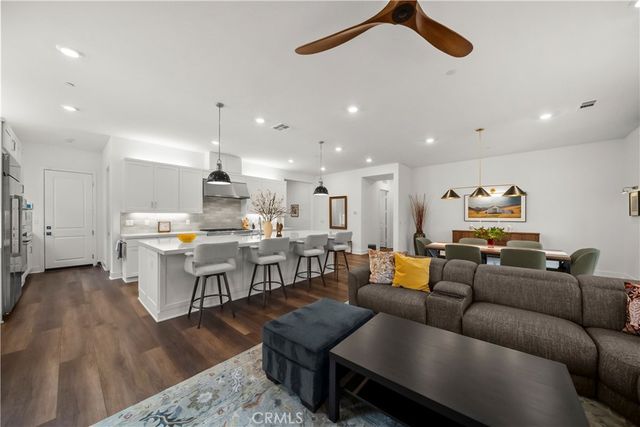29448 Via Diamante, Valencia, CA 91354