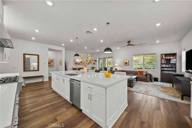 29448 Via Diamante, Valencia, CA 91354