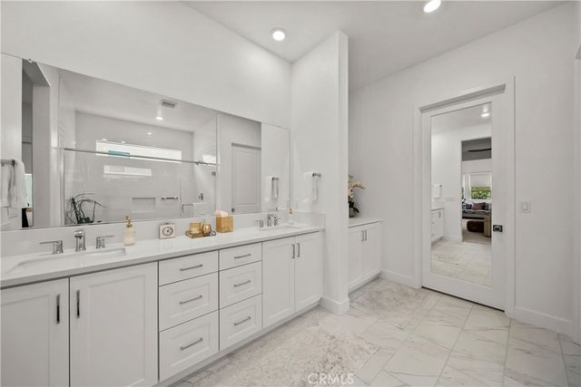 29448 Via Diamante, Valencia, CA 91354