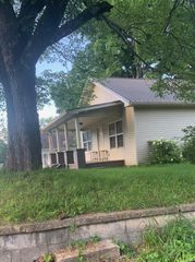 605 S Spring St, Manchester, TN 37355