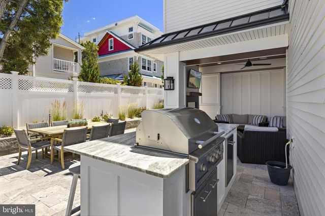 111 E TENNESSEE AVE, Long Beach Township, NJ 08008
