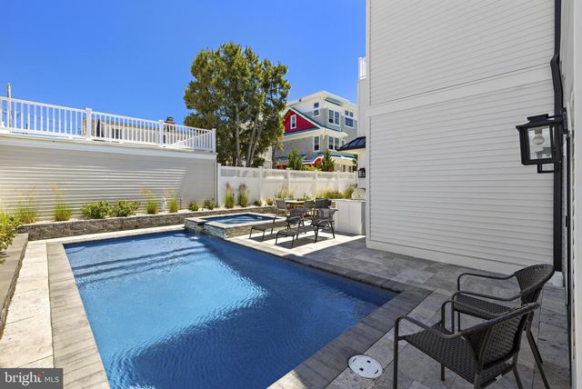 111 E TENNESSEE AVE, Long Beach Township, NJ 08008