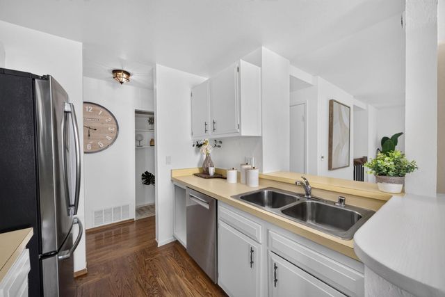 1328 Oddstad Boulevard, Pacifica, CA 94044